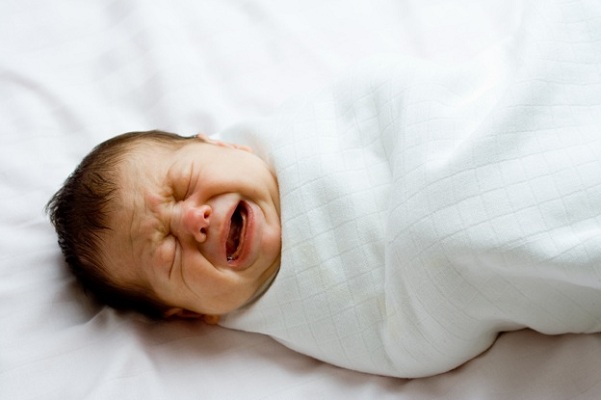 Trẻ sơ sinh ngủ hay khóc mơ do nguyên nhân nào? Mẹ cần làm gì - Ảnh 3