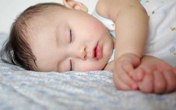 làm thế nào để trẻ sơ sinh nhanh ngủ